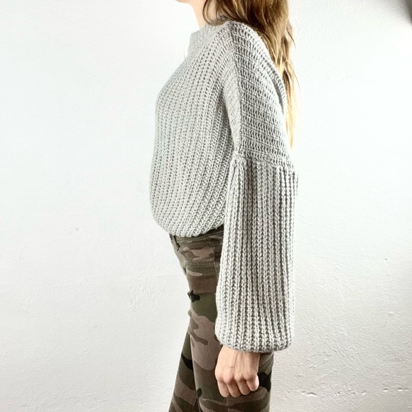 SIMPLEE | 🐰Light Gray Chunky Thick Knit Loose Cropped Oversize Sweater - Picture 3 of 13